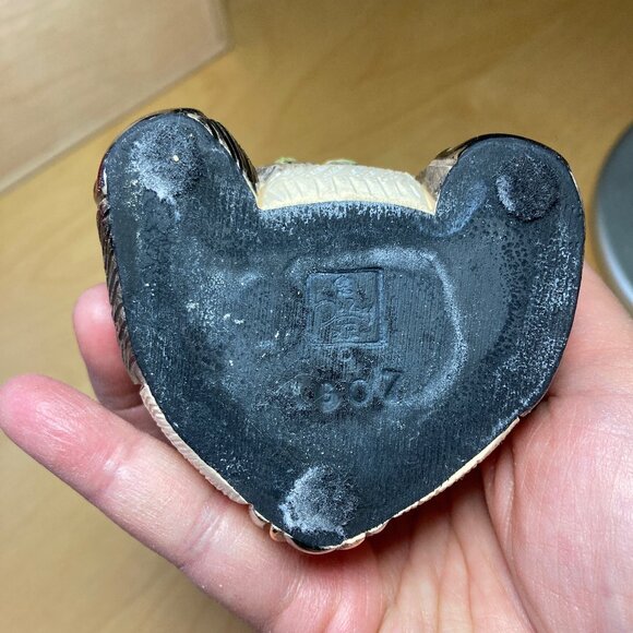 Artesania Rinconada Panda with Gold Trim Pottery Figurine - Picture 8 of 10